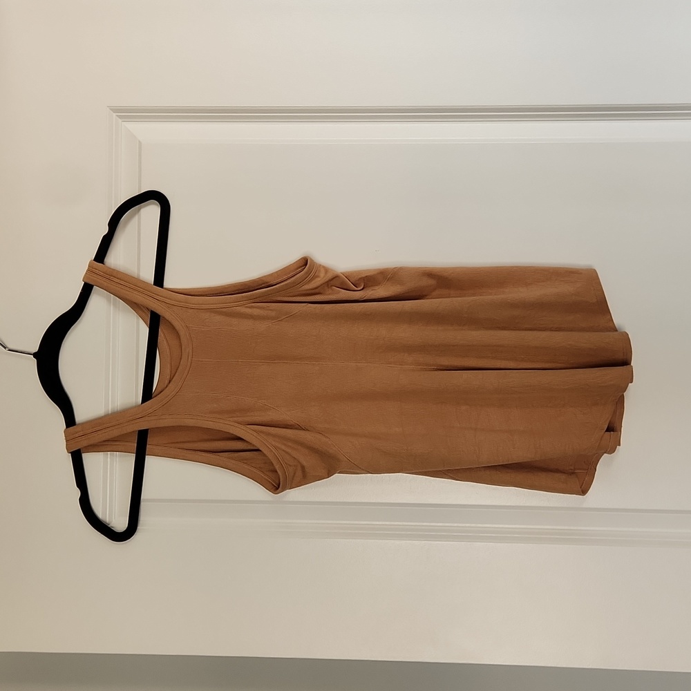 CLOSET CLOSING - Lululemon Full Day Ahead Tank - Picture 4 of 5